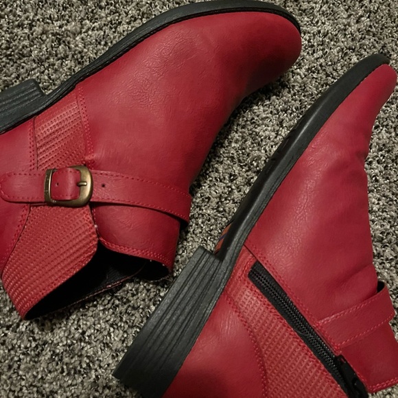 Aquilles Red Ankle boots 7 - Picture 5 of 7
